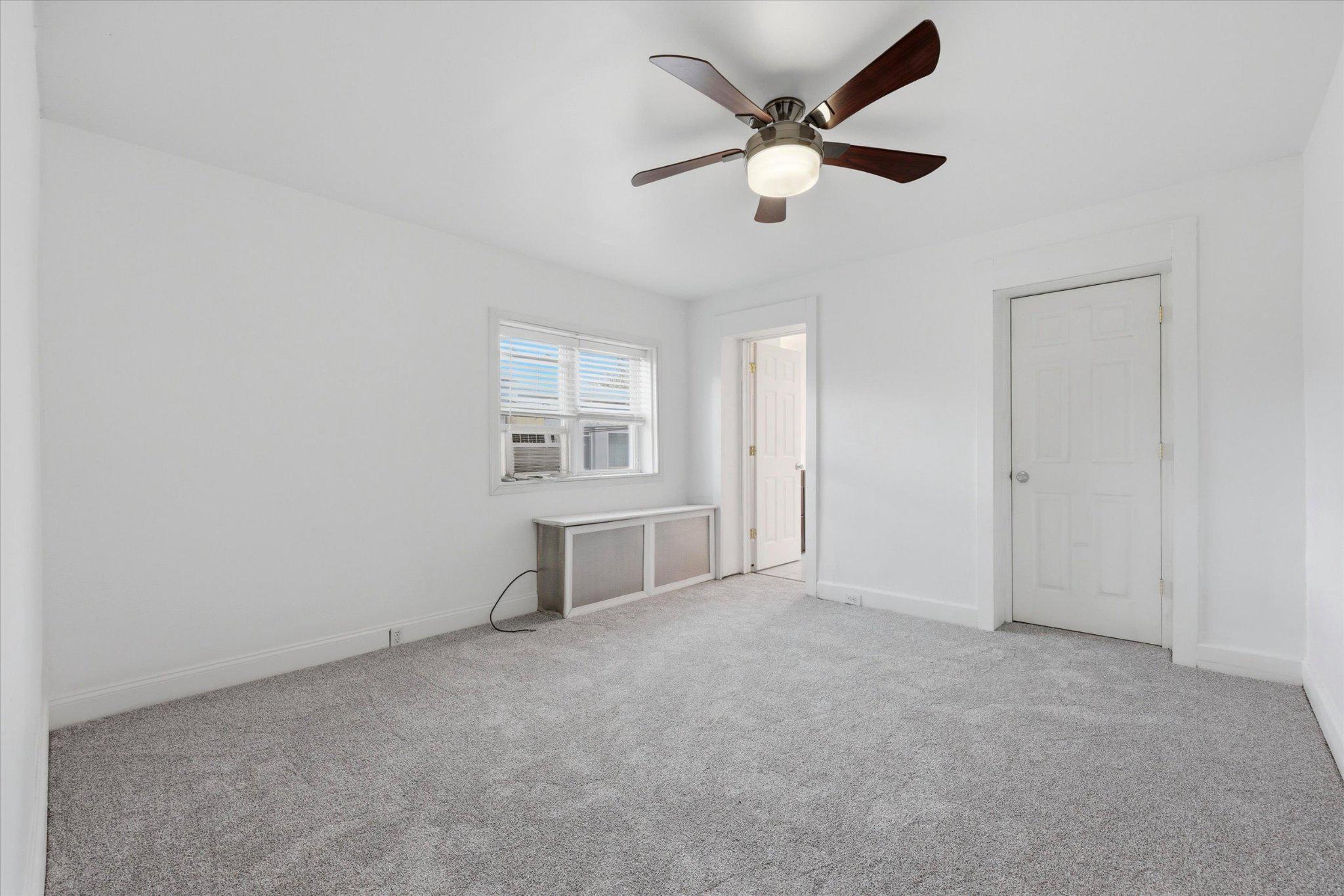104 Maple Street Conshohocken, PA 19428 - Photo 8 of 15 Primary Bedroom with En-Suite Bathroom