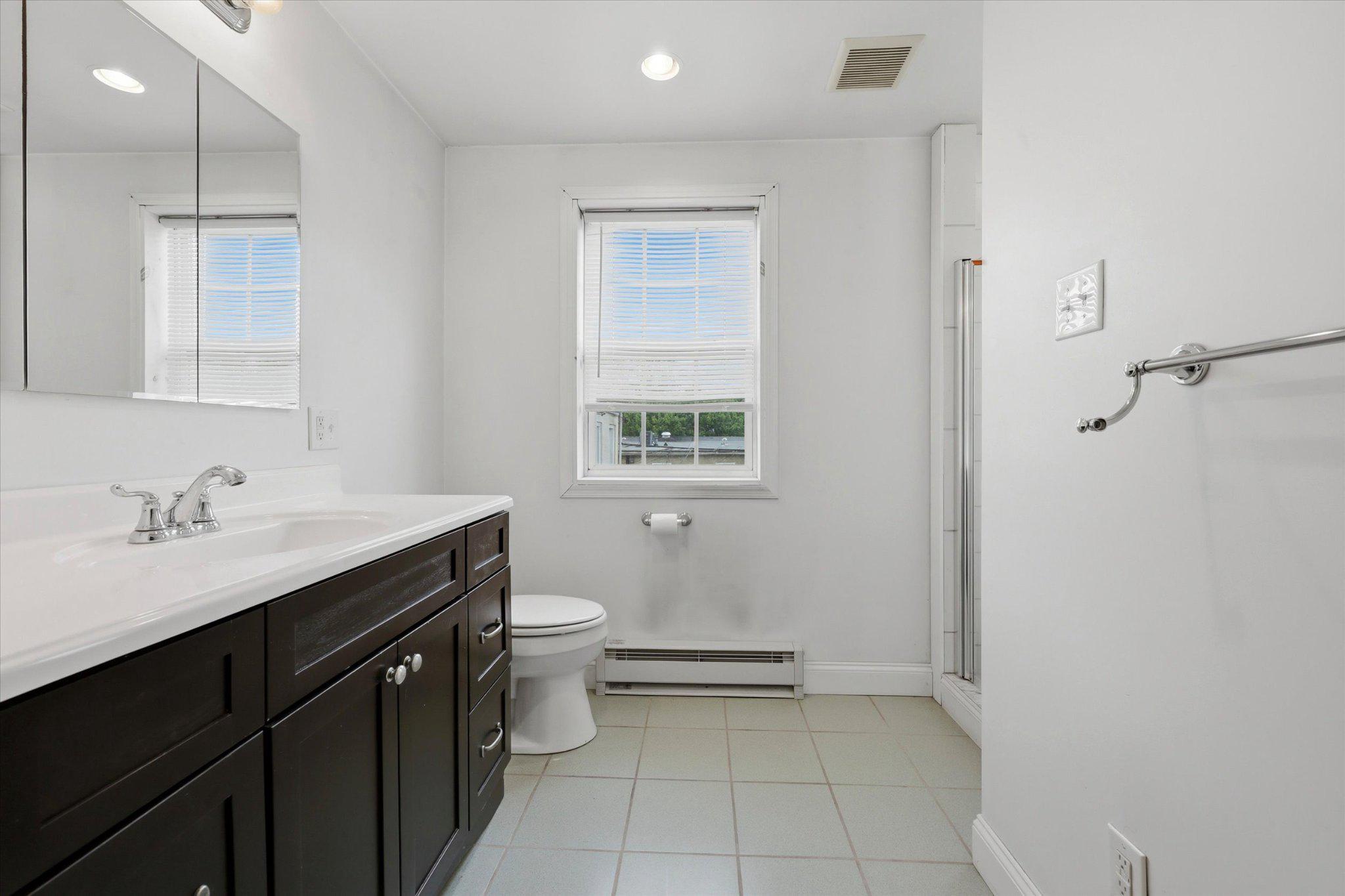 104 Maple Street Conshohocken, PA 19428 - Photo 9 of 15 En-Suite Bathroom