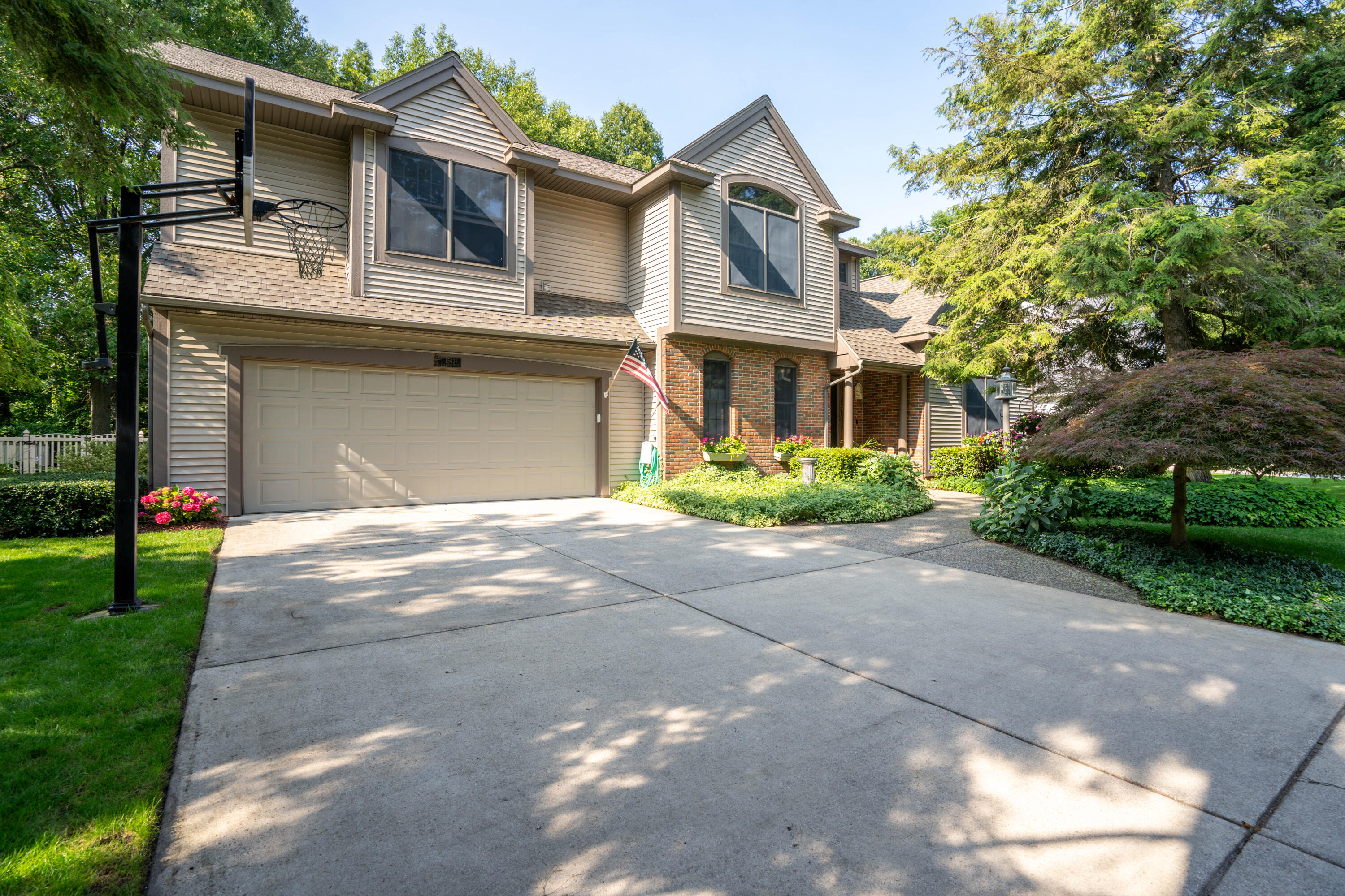15421 Oak Ridge Drive Spring Lake, MI 49456 - Photo 1 of 63 15421_Oak_Ridge_Dr-3