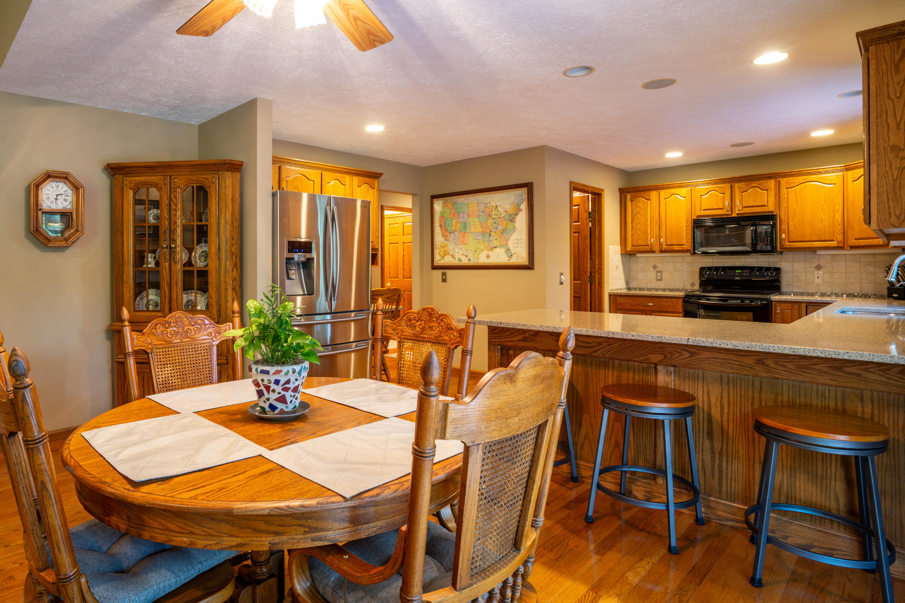 15421 Oak Ridge Drive Spring Lake, MI 49456 - Photo 23 of 63 15421_Oak_Ridge_Dr-40