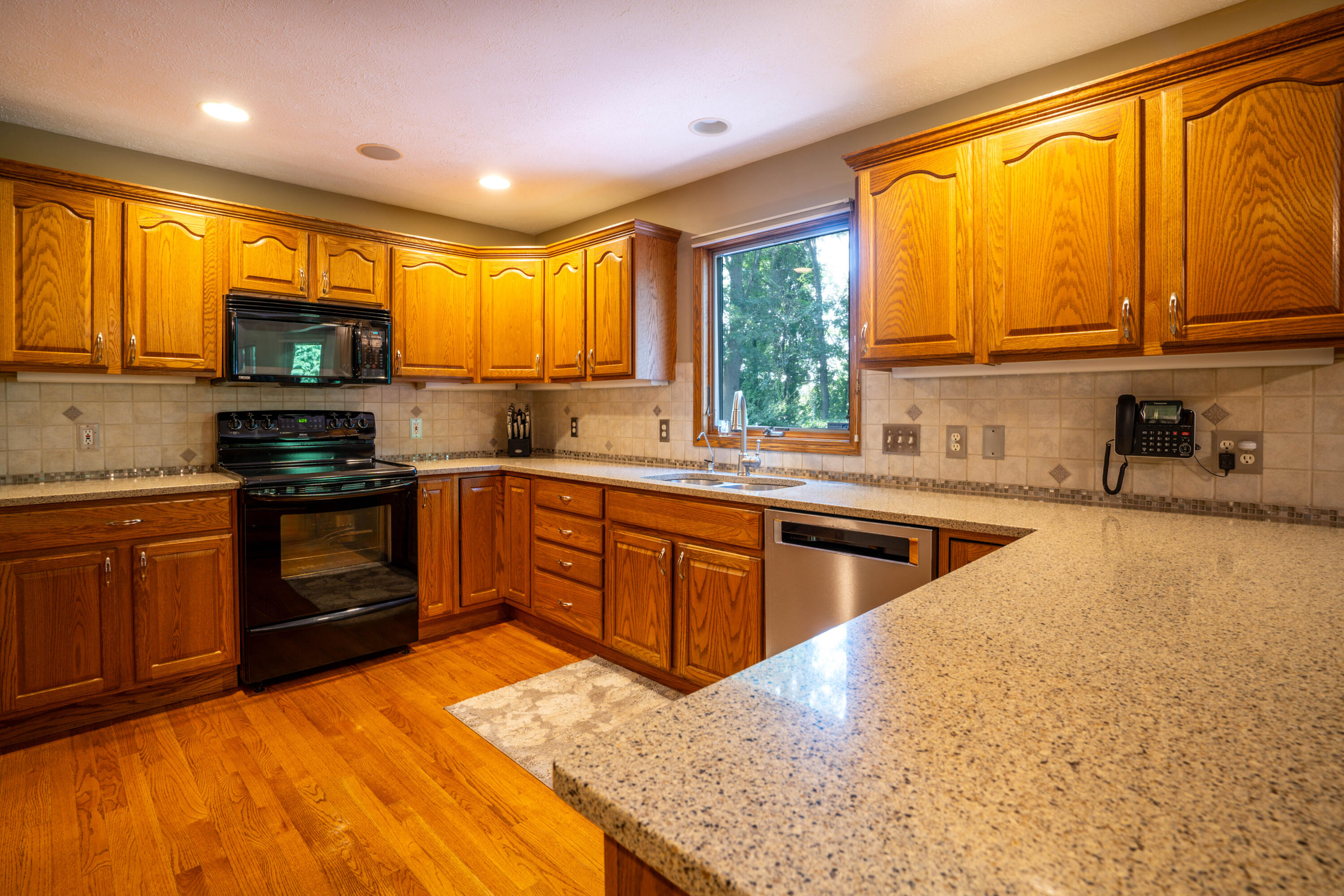 15421 Oak Ridge Drive Spring Lake, MI 49456 - Photo 24 of 63 15421_Oak_Ridge_Dr-33