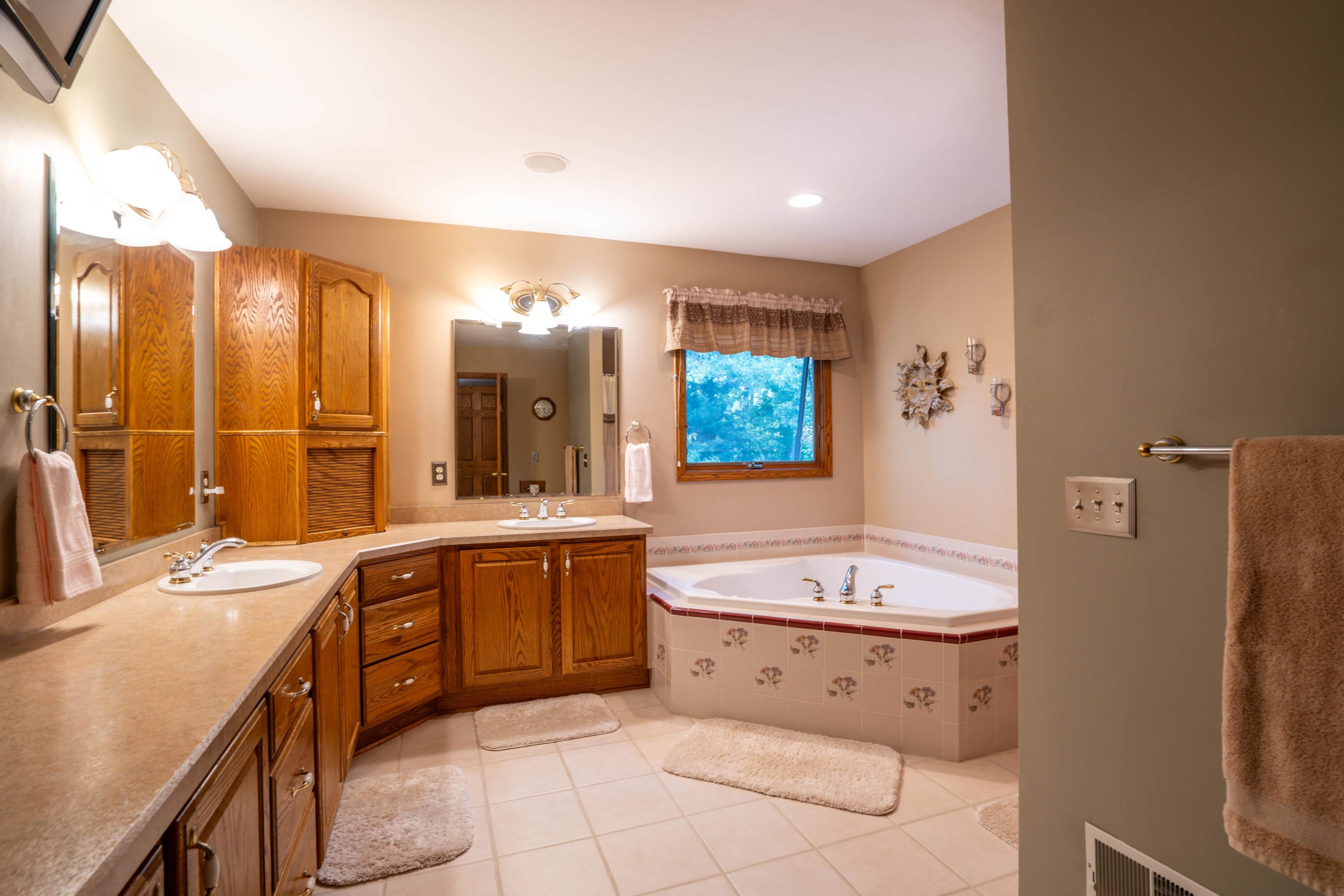 15421 Oak Ridge Drive Spring Lake, MI 49456 - Photo 40 of 63 15421_Oak_Ridge_Dr-60