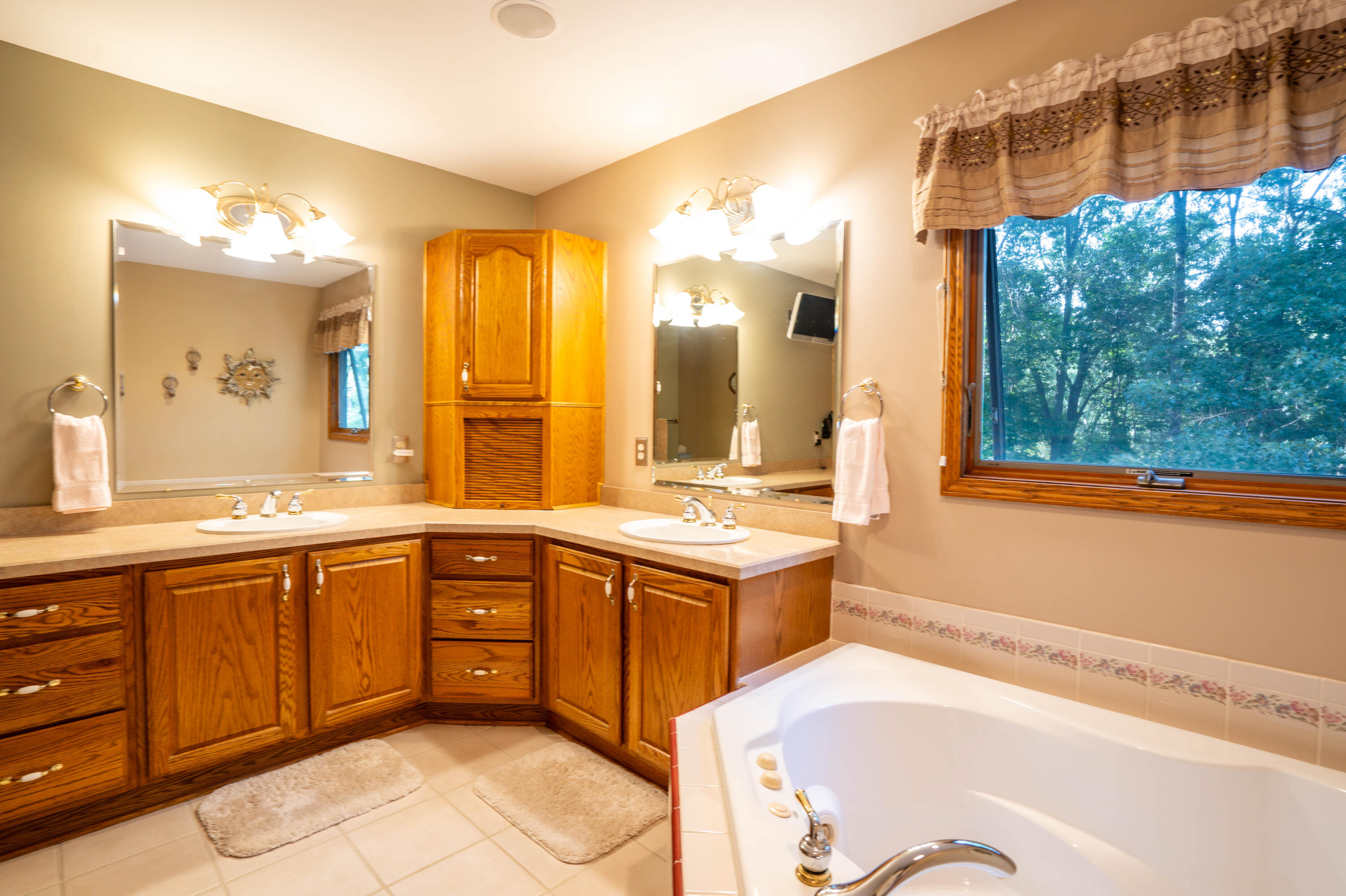 15421 Oak Ridge Drive Spring Lake, MI 49456 - Photo 42 of 63 15421_Oak_Ridge_Dr-62