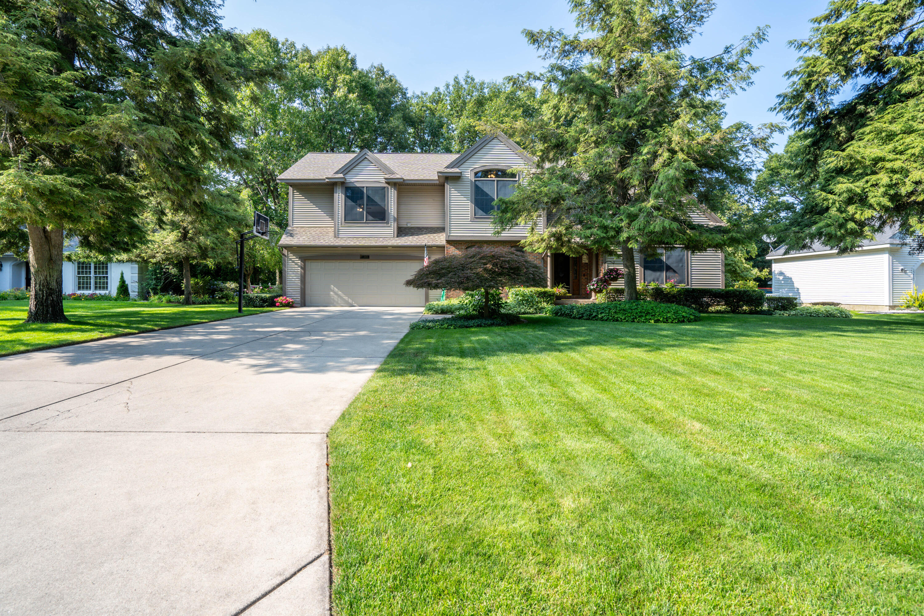 15421 Oak Ridge Drive Spring Lake, MI 49456 - Photo 6 of 63 15421_Oak_Ridge_Dr-2