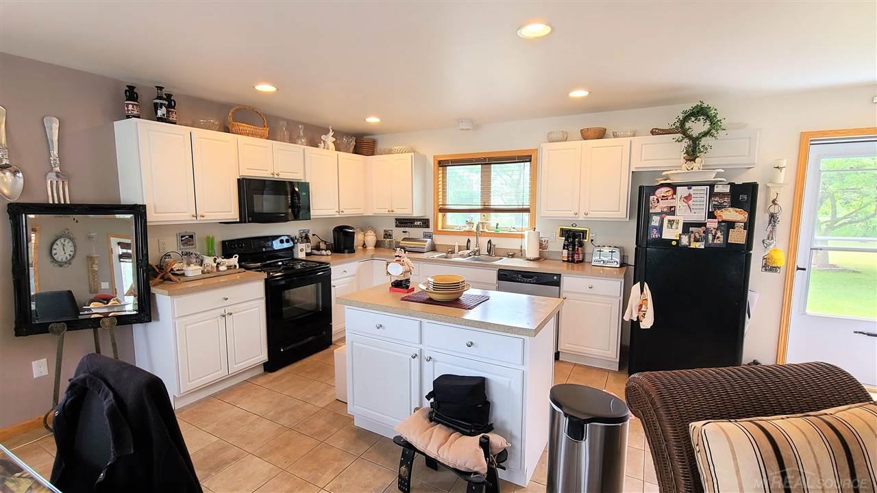 6245 Forester Road Carsonville, MI 48419 - Photo 9 of 31 50044525-8.JPG