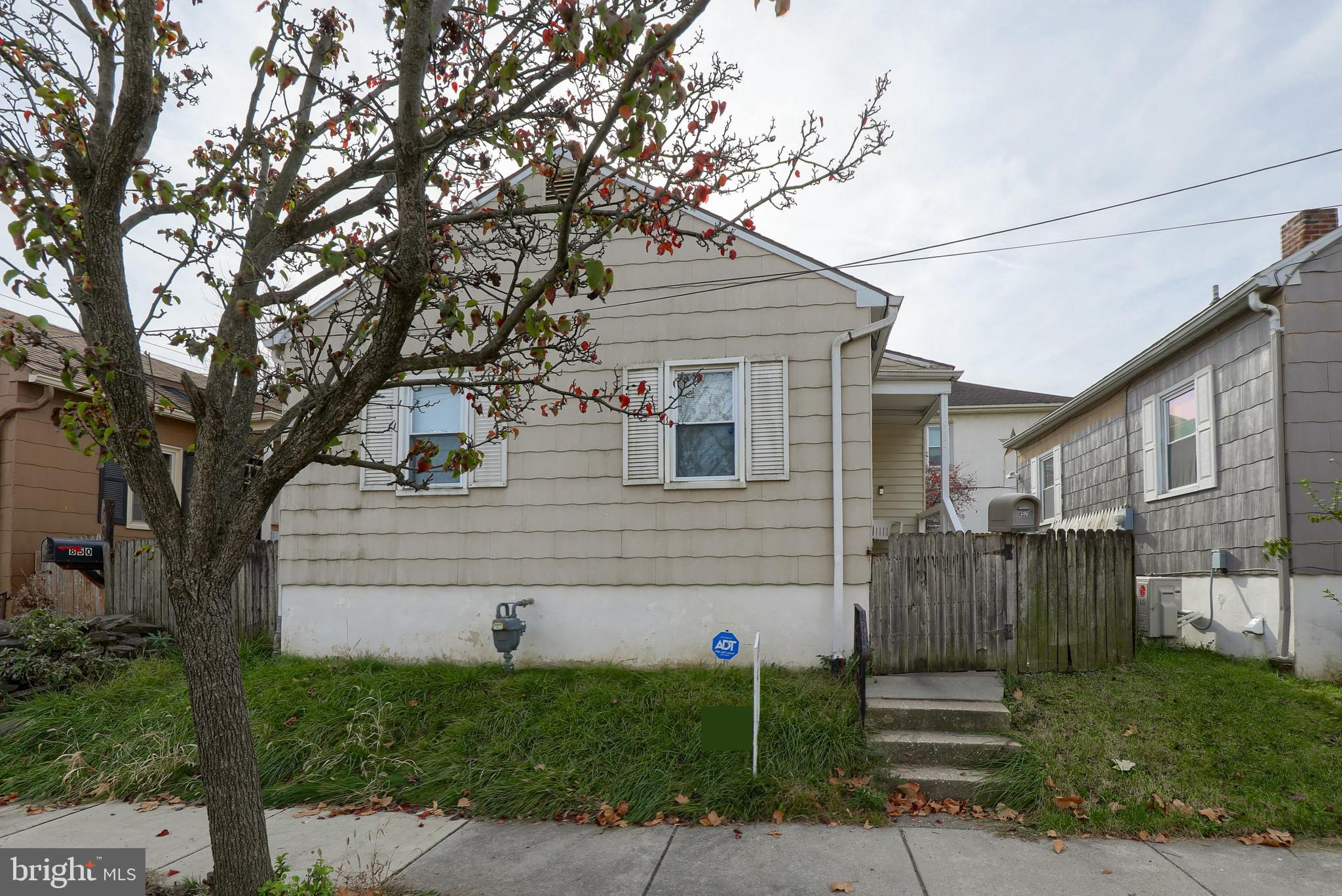 852 Wood Street York, PA 17404 - Photo 2 of 24