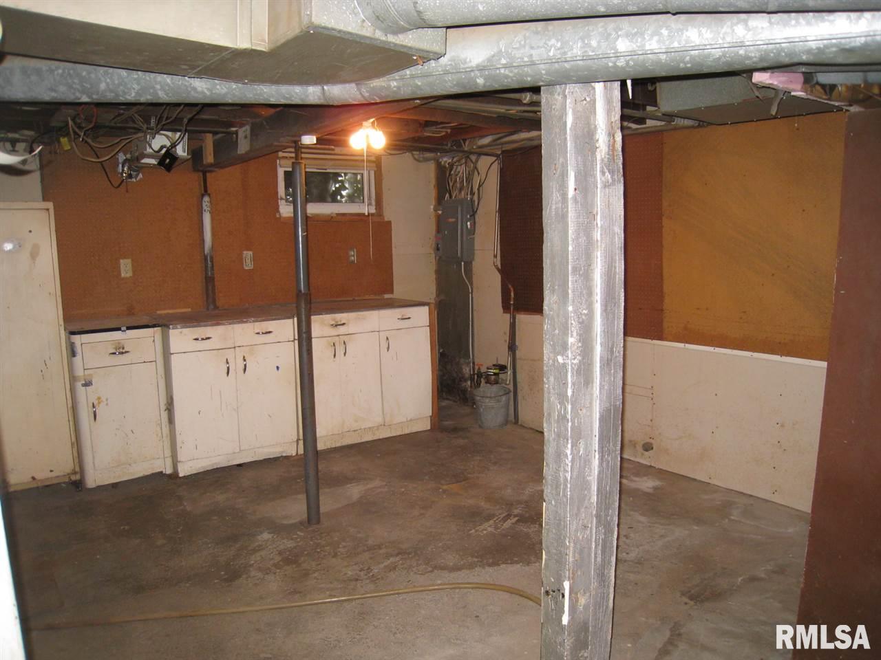 922 4th Avenue Moline, IL 61265 - Photo 20 of 25 Gallery Image 20