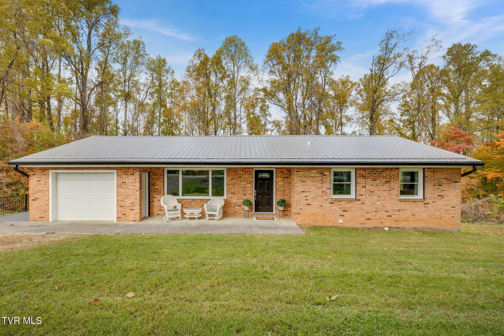1111 Copper Ridge Road Castlewood, VA 24224 - Photo 1 of 34 1000008435