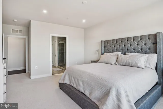 $725,000 | 100 St Ives Place, Unit 306, Oxon Hill, MD 20745