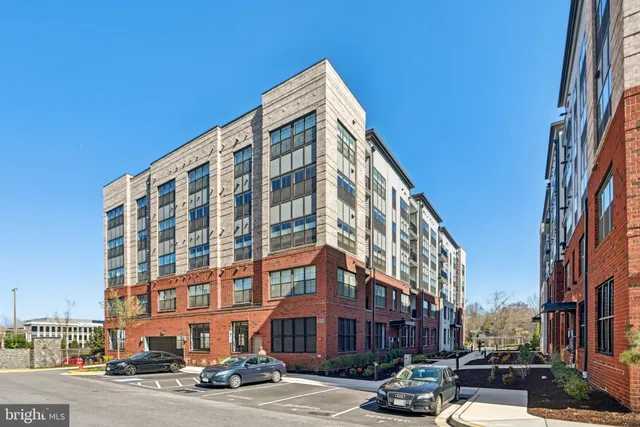 $725,000 | 100 St Ives Place, Unit 306, Oxon Hill, MD 20745