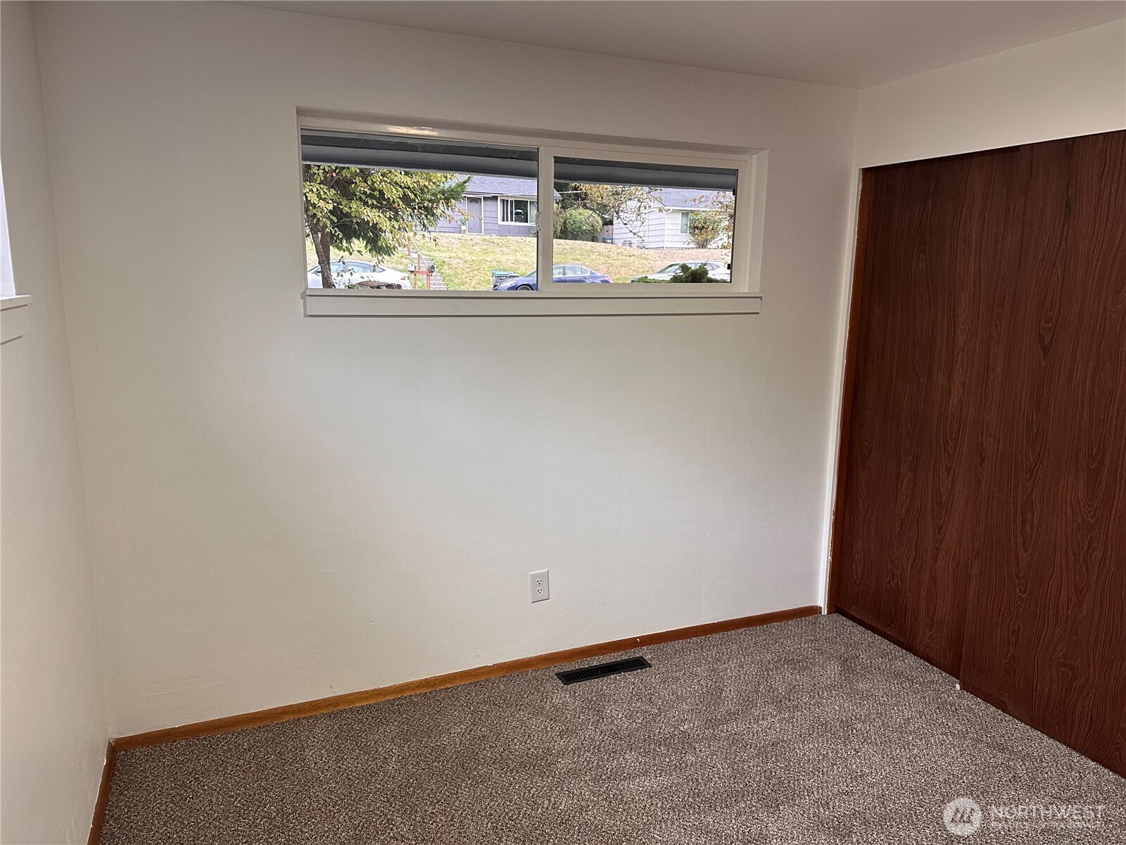 3219 Halverson Avenue Bremerton, WA 98310 - Photo 12 of 40 Gallery Image 12