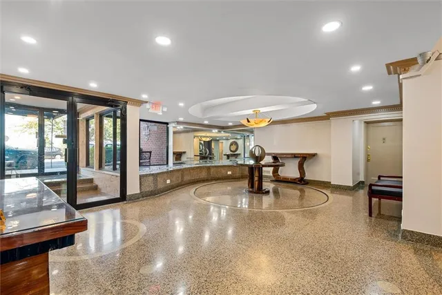 $575,000 | 7401 Shore Road, Unit 1E | Bay Ridge