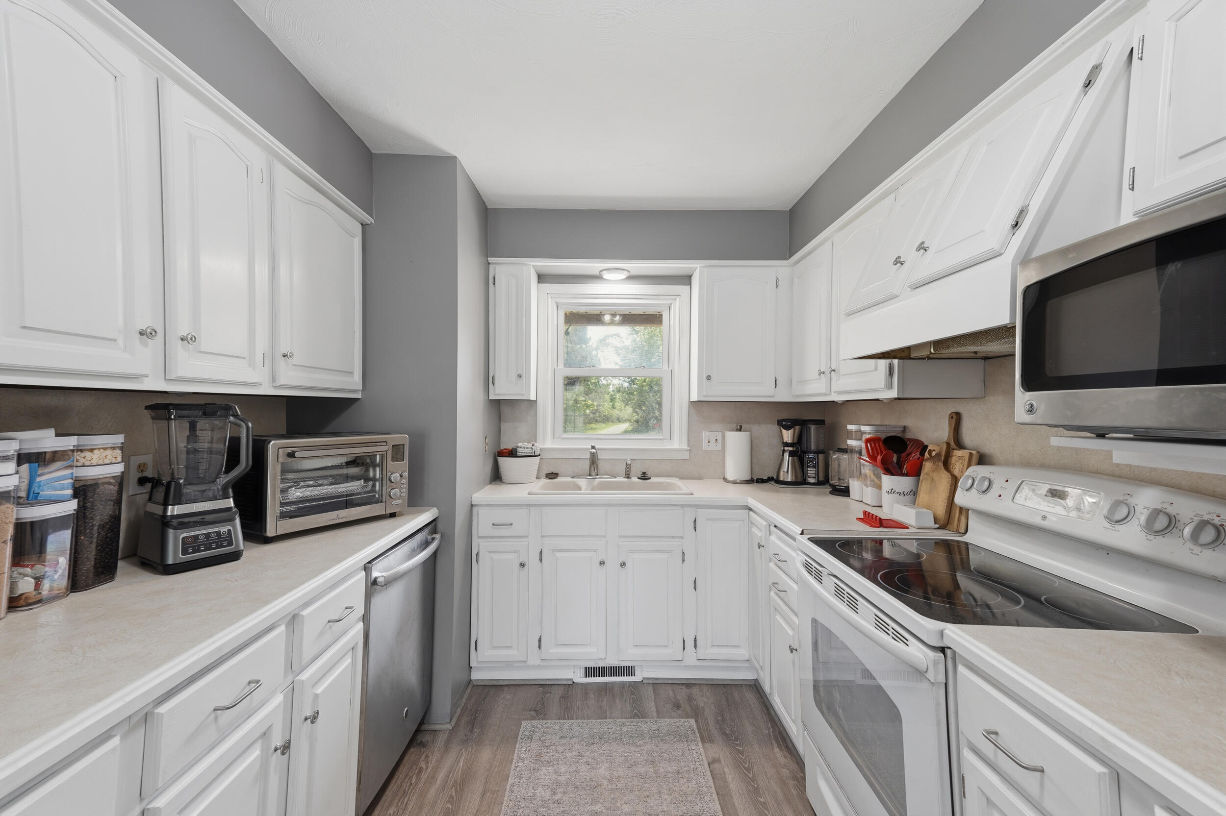 5430 Cook Road Swartz Creek, MI 48473 - Photo 10 of 39 Cook Rd Kitchen 4