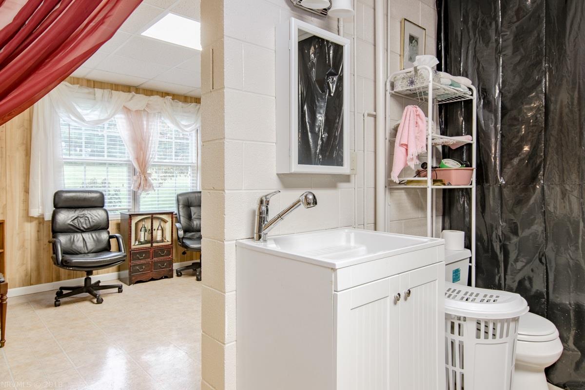 2321 Gate Road Christiansburg, VA 24073 - Photo 40 of 49 Gallery Image 40