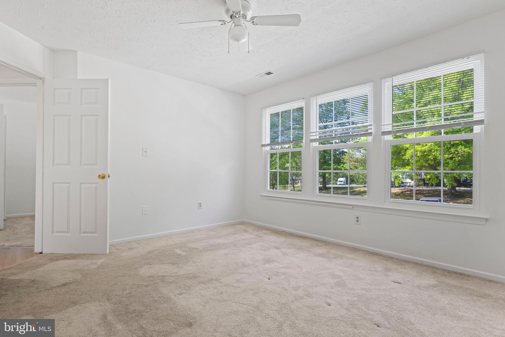 31 Beagle Run, Unit 88 Nottingham, MD 21236 - Photo 27 of 43 an empty room with a window