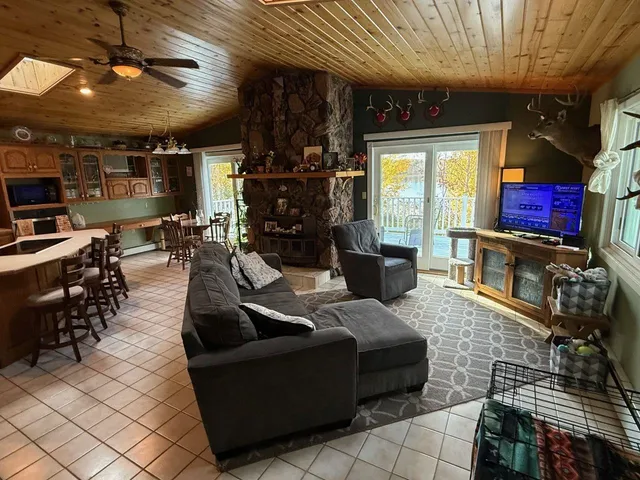$359,900 | N7485 County Road G, Gresham, WI 54128