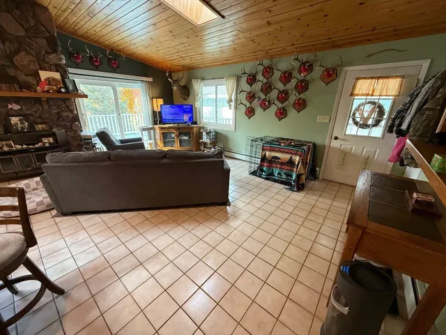 $359,900 | N7485 County Road G, Gresham, WI 54128