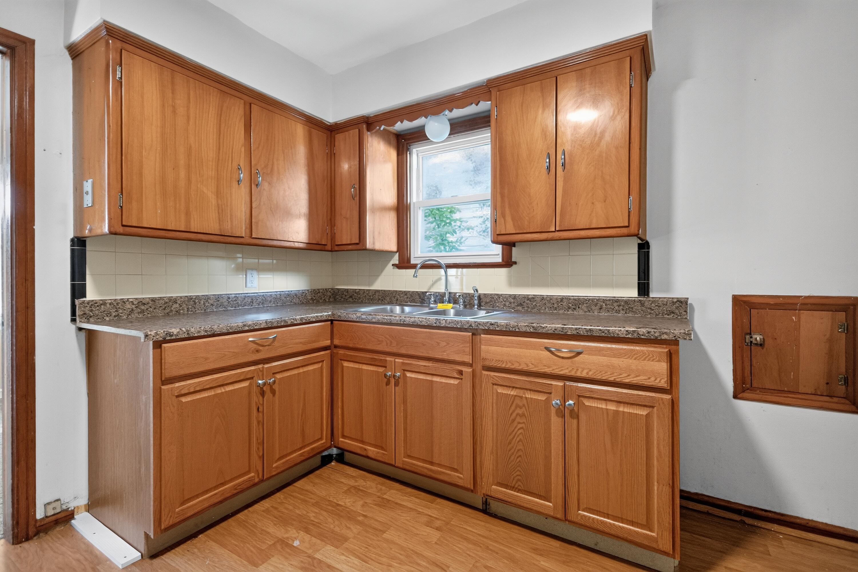 5019 North 24th Street Milwaukee, WI 53209 - Photo 15 of 34 15_5019_N_24th_St-Kitchen-6041