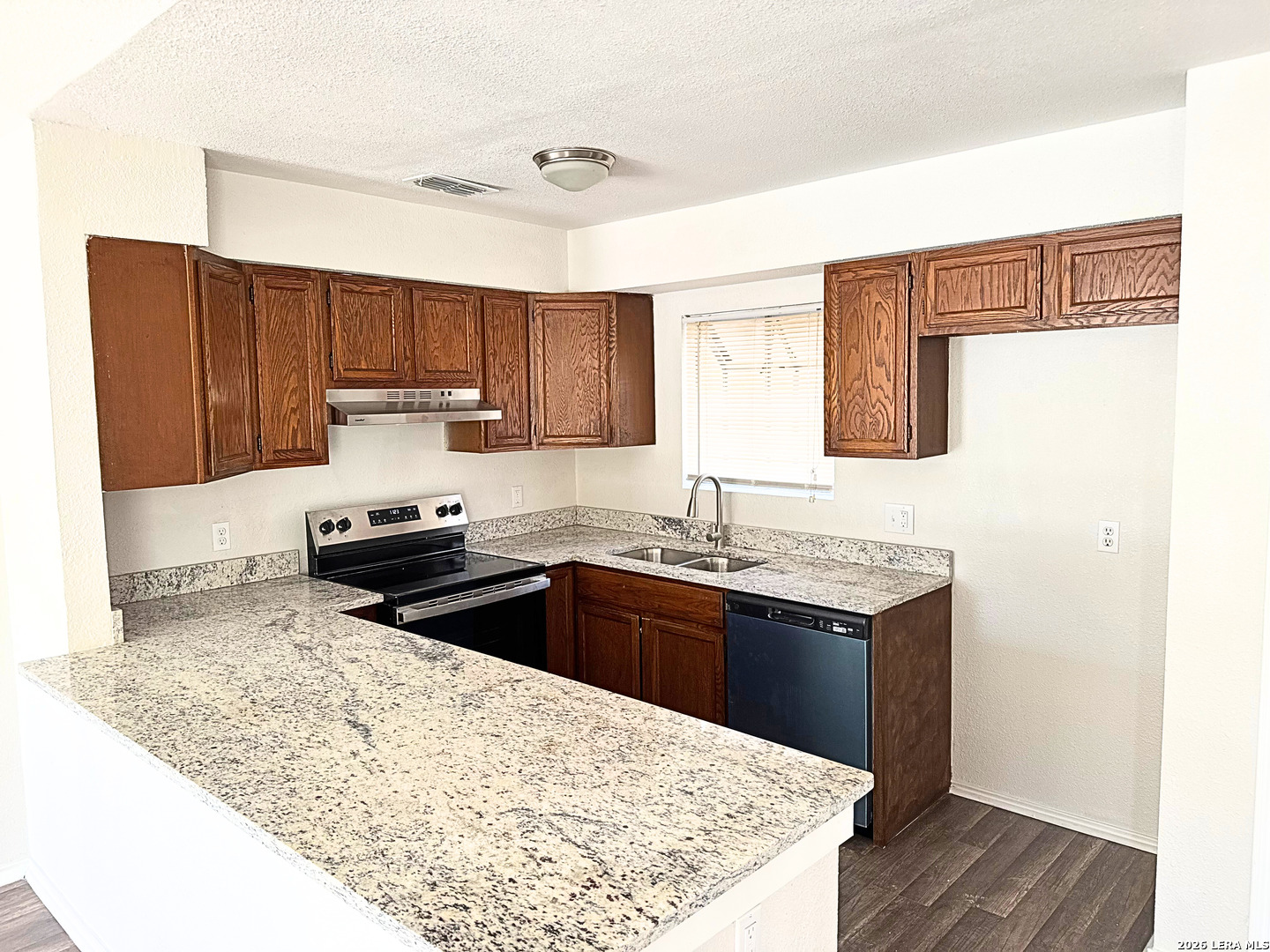 3329 Country View Cibolo, TX 78108 - Photo 2 of 9