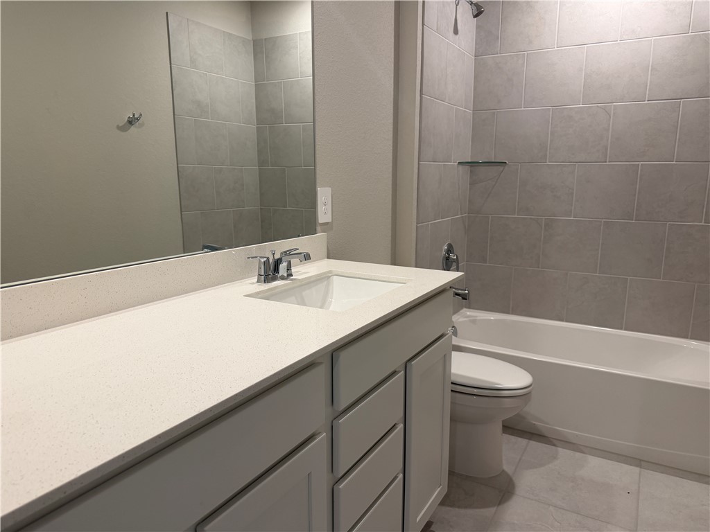 1020 Legrand Street Brenham, TX 77833 - Photo 8 of 9