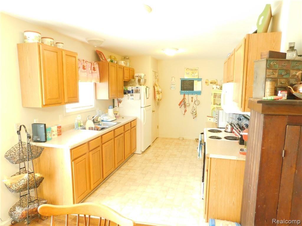 10609 West Lovejoy Road Perry, MI 48872 - Photo 2 of 11 016.JPG