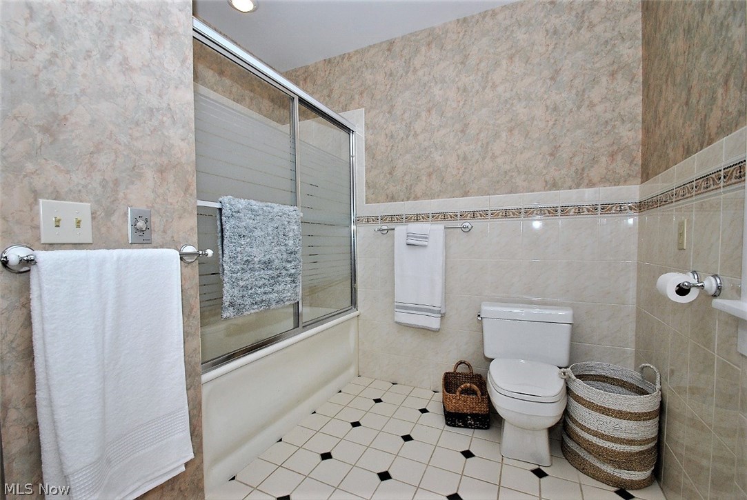 1624 Compton Road Cleveland, OH 44118 - Photo 21 of 35