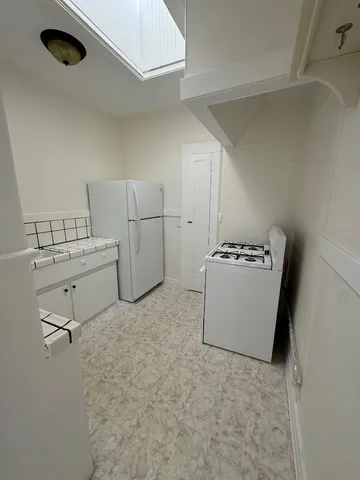 $1,900 | 268 Lorton Avenue, Unit 2, Burlingame, CA 94010