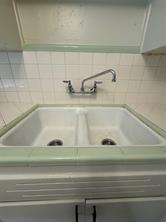 906 East 46th Street, Unit C Austin, TX 78751 - Photo 6 of 12 a close view of a bathtub