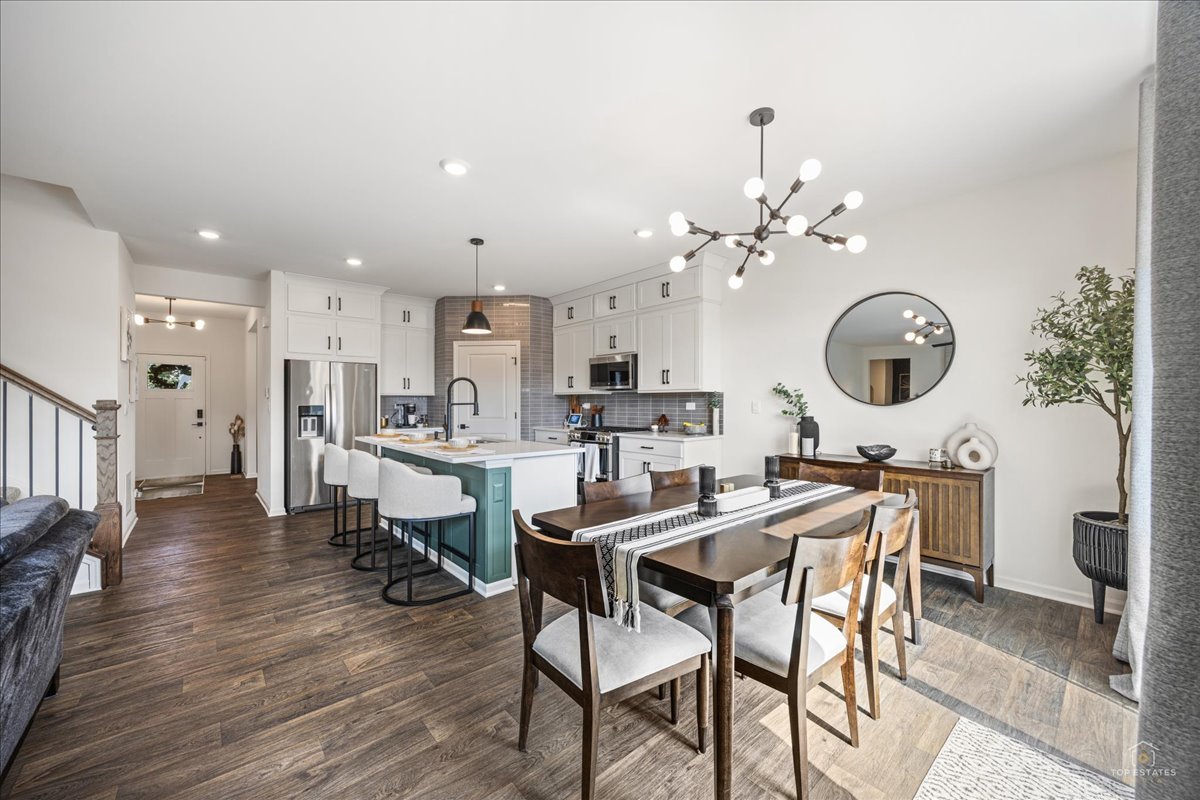 1561 Middleton Road Pingree Grove, IL 60140 - Photo 9 of 31 Gallery Image 9