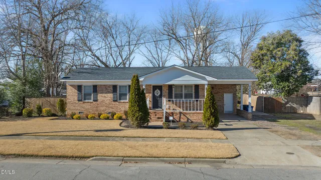 $220,000 | 208 South Webb Street, Selma, NC 27576
