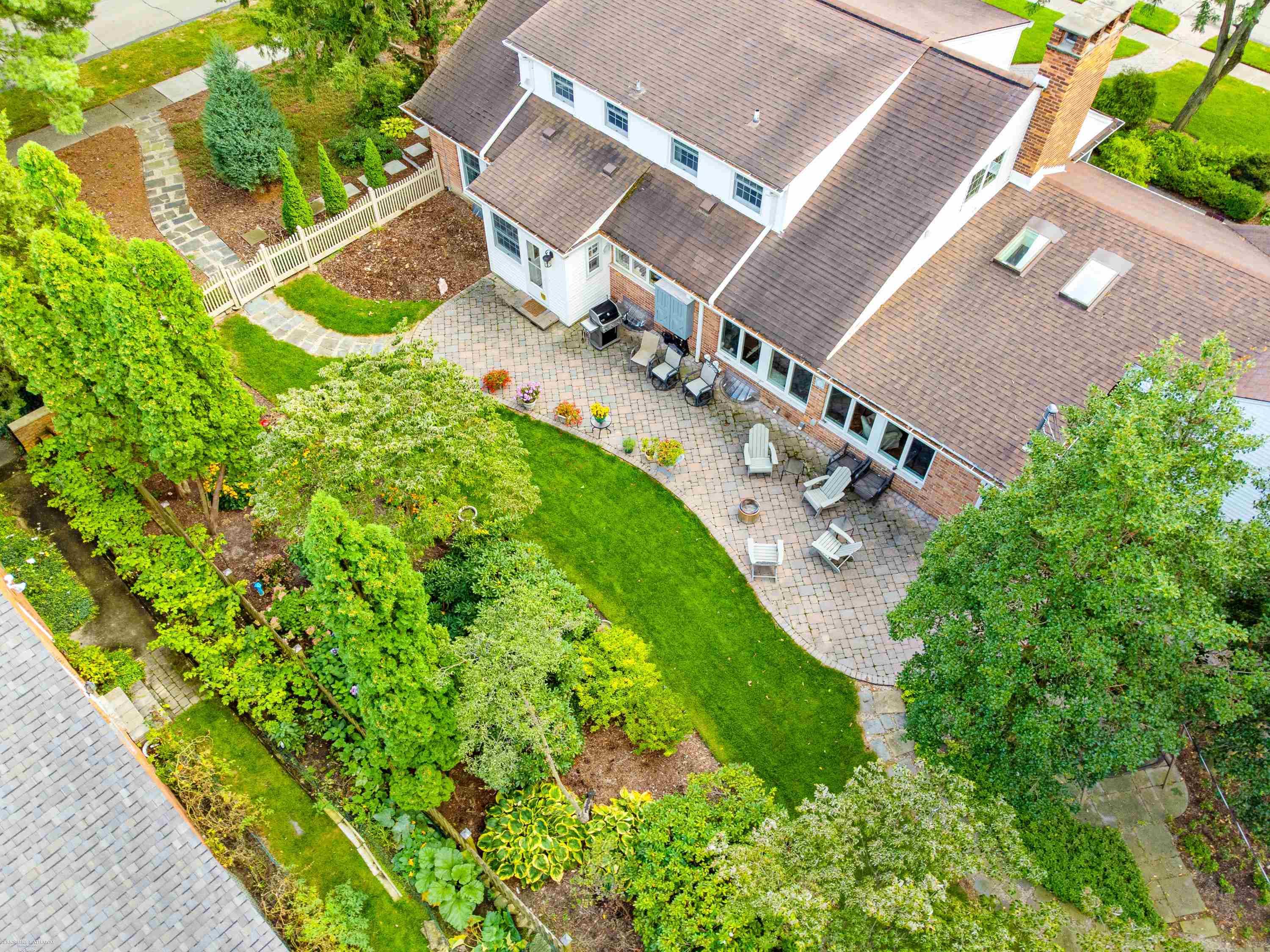 92 Deeplands Road Grosse Pointe, MI 48236 - Photo 7 of 75 50121634-6.JPG