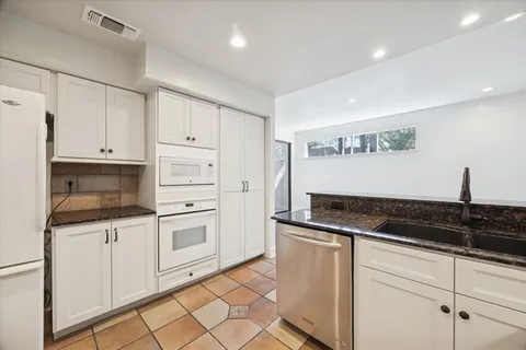 $367,500 | 225 Litchfield Lane, Houston, TX 77024