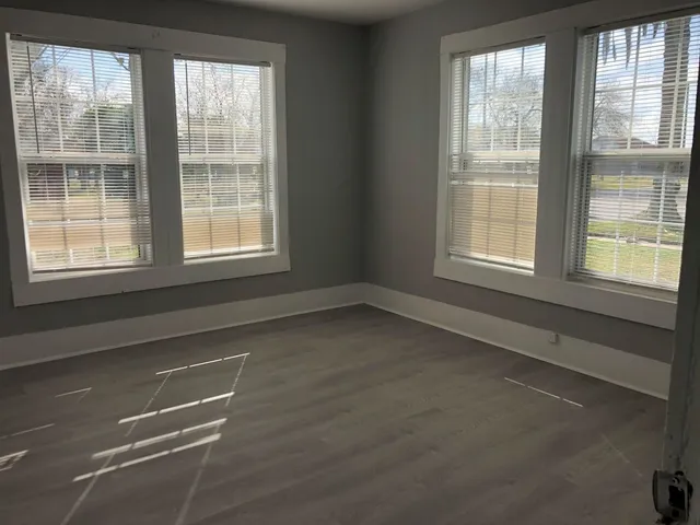 $995 | 102 North Avenue A, Freeport, TX 77541