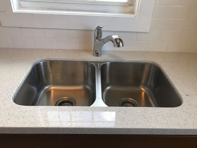 $995 | 102 North Avenue A, Freeport, TX 77541