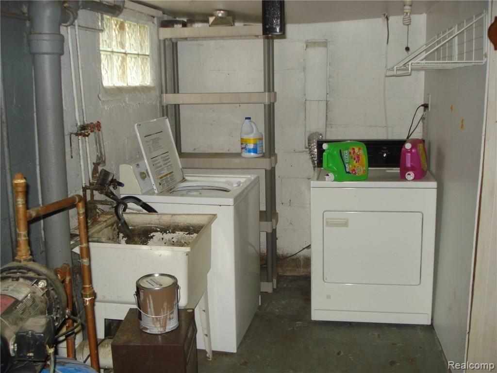 6422 Pontiac Lake Road Waterford, MI 48327 - Photo 29 of 37