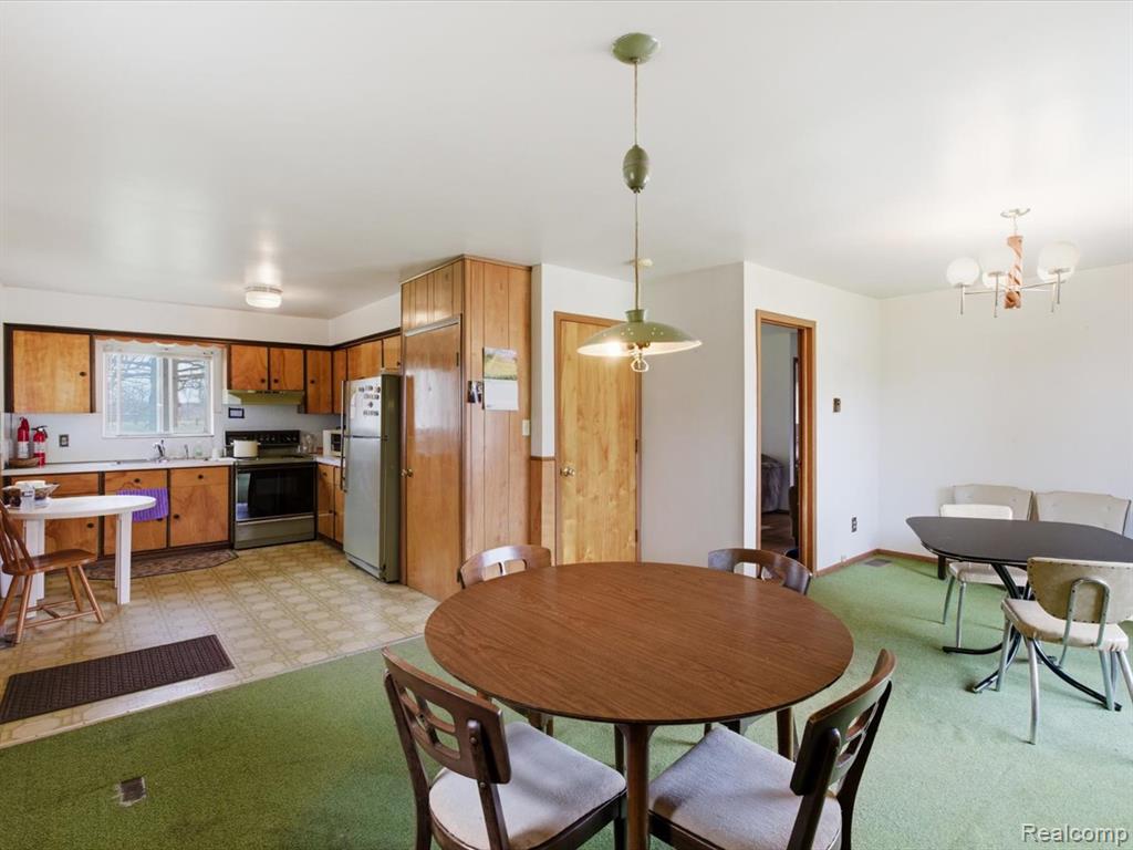 9190 Bryce Road Avoca, MI 48006 - Photo 10 of 46
