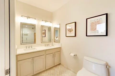 $524,900 | 421 West Huron Street, Unit 604, Chicago, IL 60654