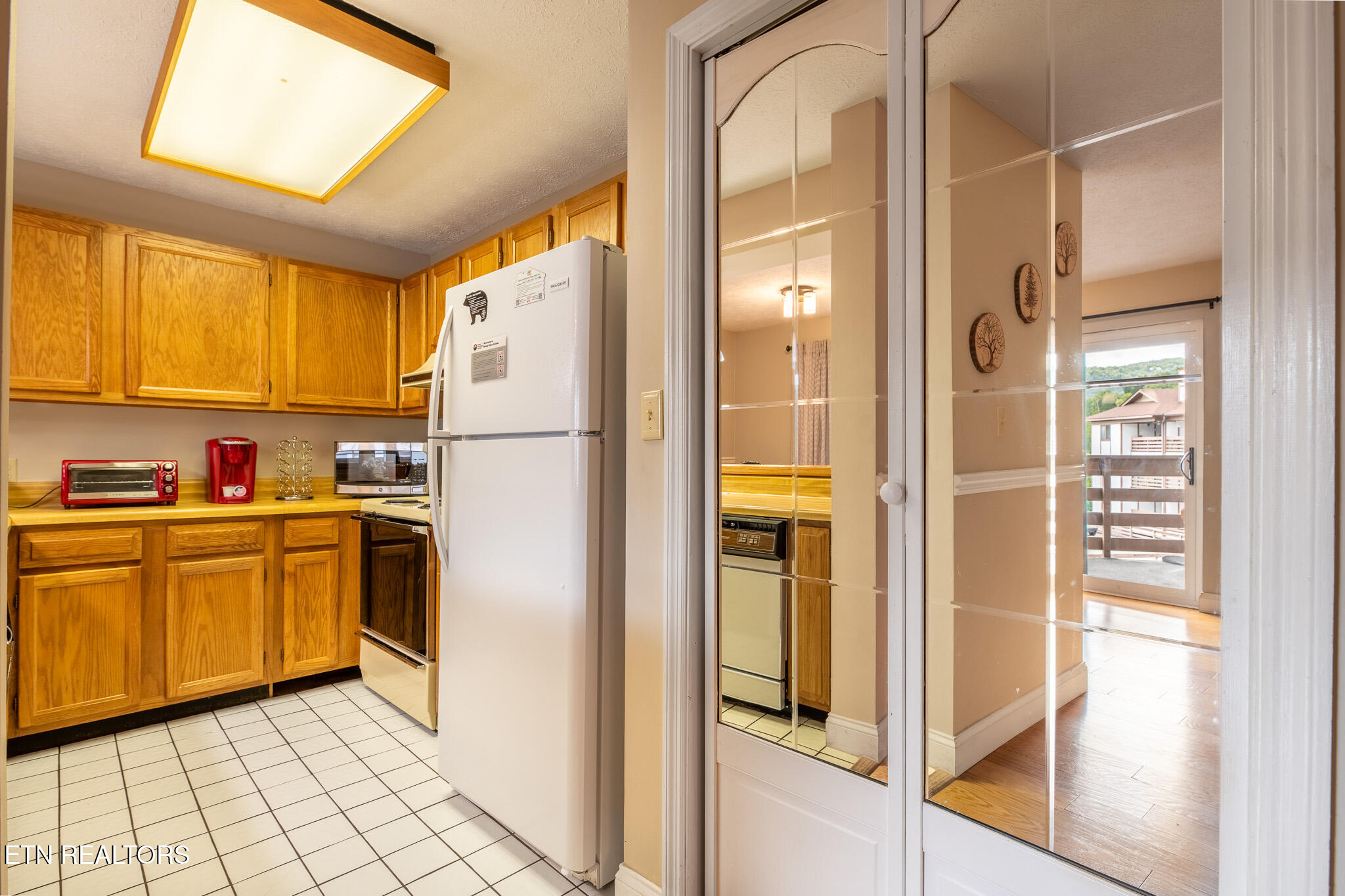 616 Turkey Nest Road, Unit 206 Gatlinburg, TN 37738 - Photo 8 of 24 DSC_5017-HDR