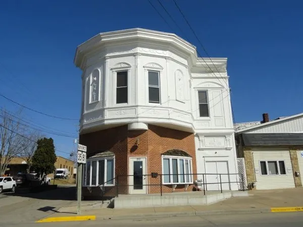 $222,500 | 217 West Cherry Street, Lancaster, WI 53813