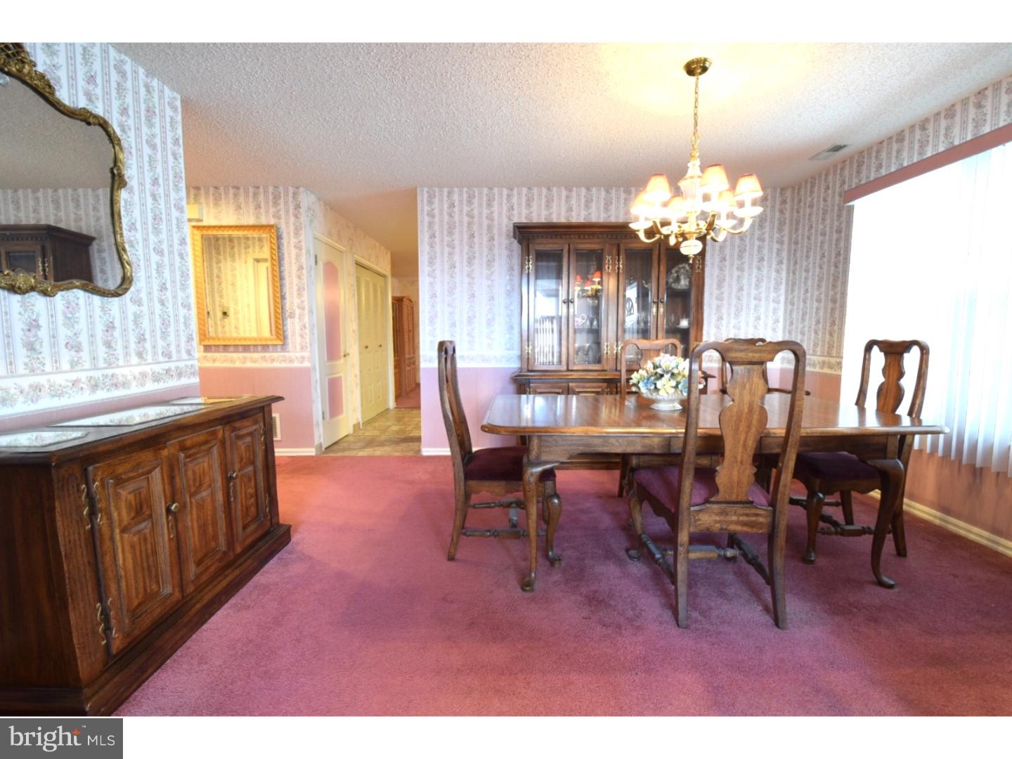 421 Paradise Road Williamstown, NJ 08094 - Photo 4 of 15 Dining Room