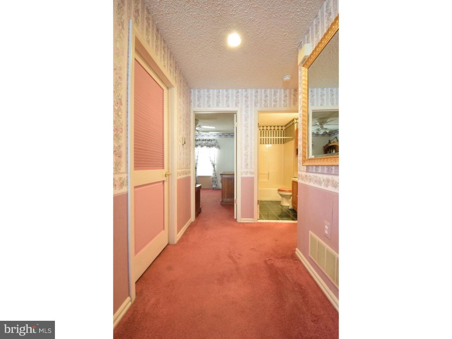 421 Paradise Road Williamstown, NJ 08094 - Photo 10 of 15 Hallway