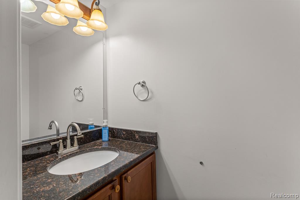 1082 Barneswood Lane Rochester, MI 48306 - Photo 15 of 26