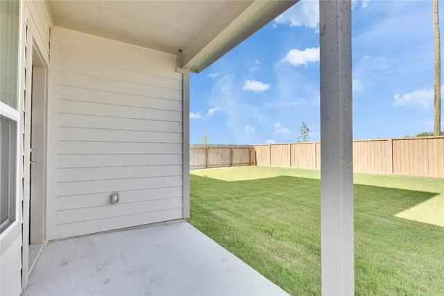 $399,990 | 105 Greinert Drive, Taylor, TX 76574