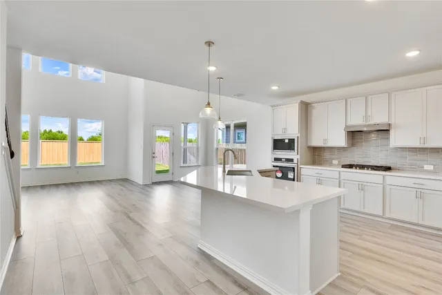 $399,990 | 105 Greinert Drive, Taylor, TX 76574