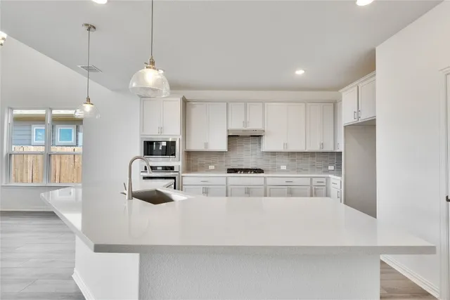 $399,990 | 105 Greinert Drive, Taylor, TX 76574