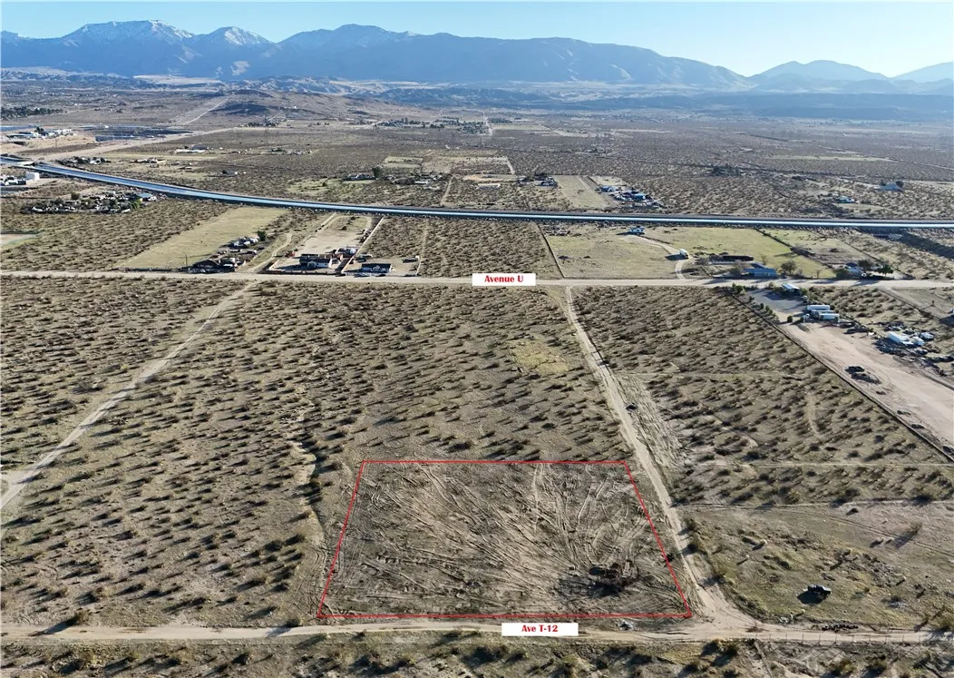 a view of city view and mountain view