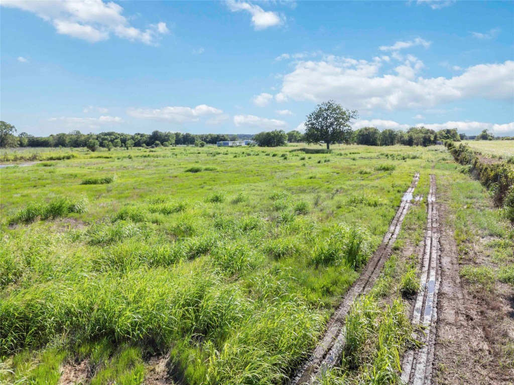 660 American Legion Road Smithville, TX 78957 - Photo 3 of 19