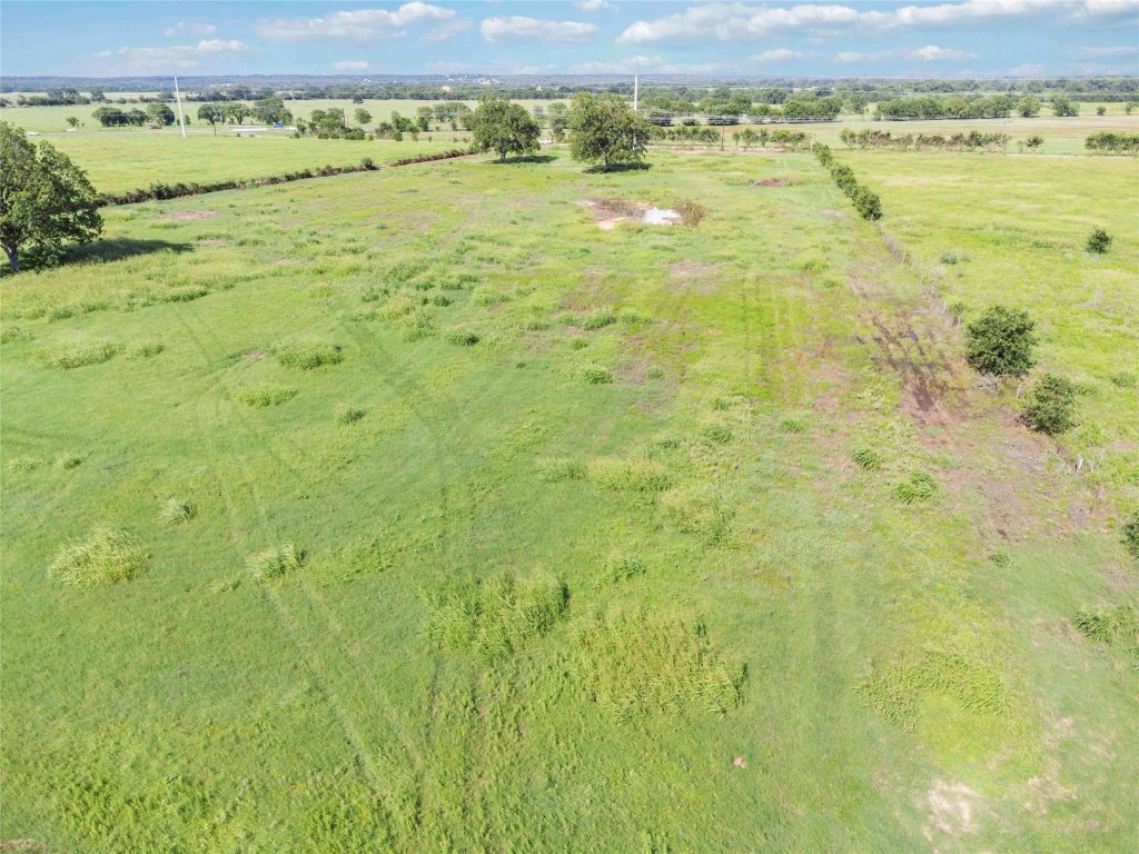 660 American Legion Road Smithville, TX 78957 - Photo 8 of 19