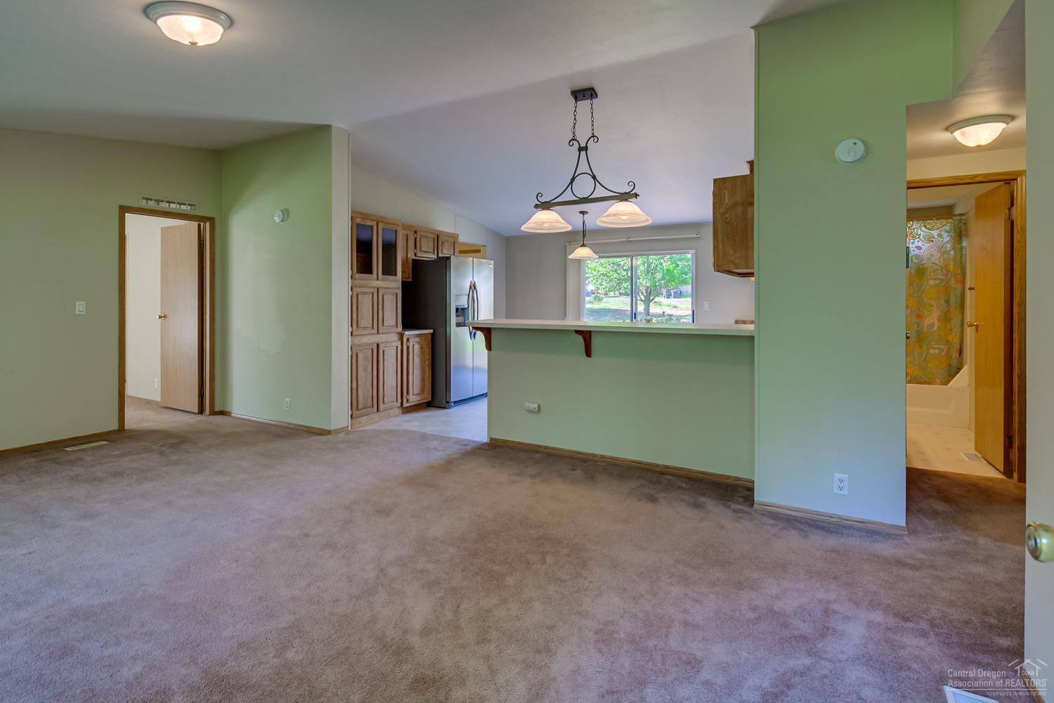 19325 Baker Road Bend, OR 97702 - Photo 4 of 25 View from front entry. Great room concep
