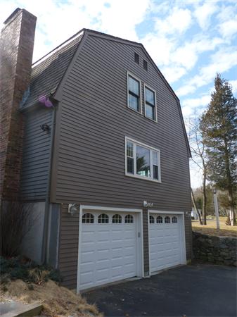 12 Oriole Road Medfield, MA 02052 - Photo 2 of 25 Gallery Image 2